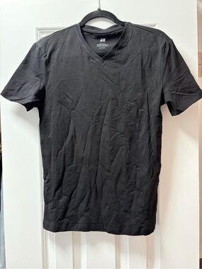 H&M Black V-Neck Short Sleeve Tee